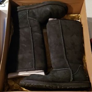Ugg boots classic tall black size 6